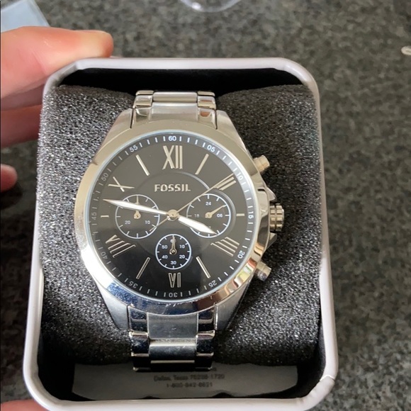 Women’s Fossil Watch - Picture 3 of 4